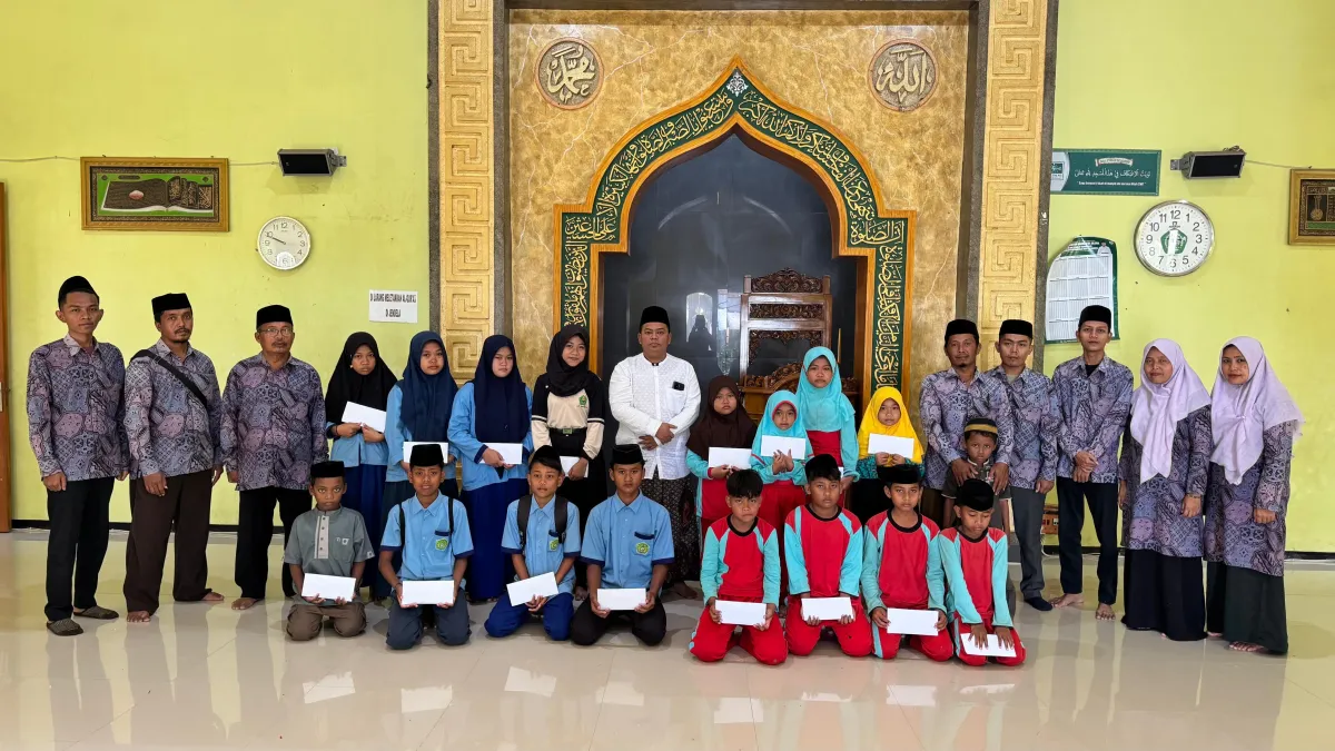 Semarak 10 Muharram 1448 H, YTI Wali Sanga Probolinggo Santuni Anak Yatim di Masjid Nurul Hidayah